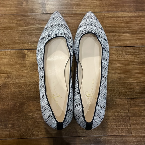 Ivanka Trump Chic Flats - 9M - Picture 3 of 5